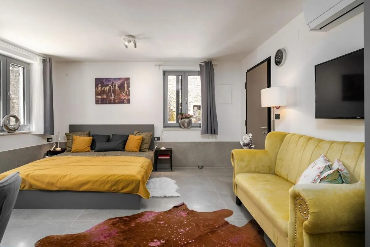 Studio Jugo Umag Apartamento